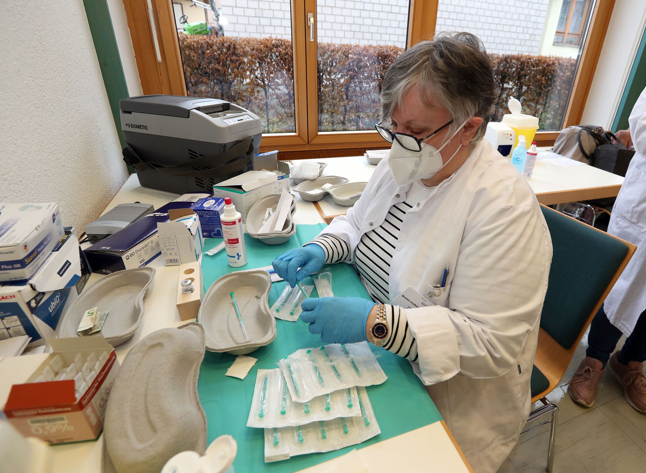 Zunächst werden bevorzugt die Älteren und die Risikogruppen geimpft. Später auch jeder andere Impfwillige, wie bei dieser Impfaktion in Lauffen.