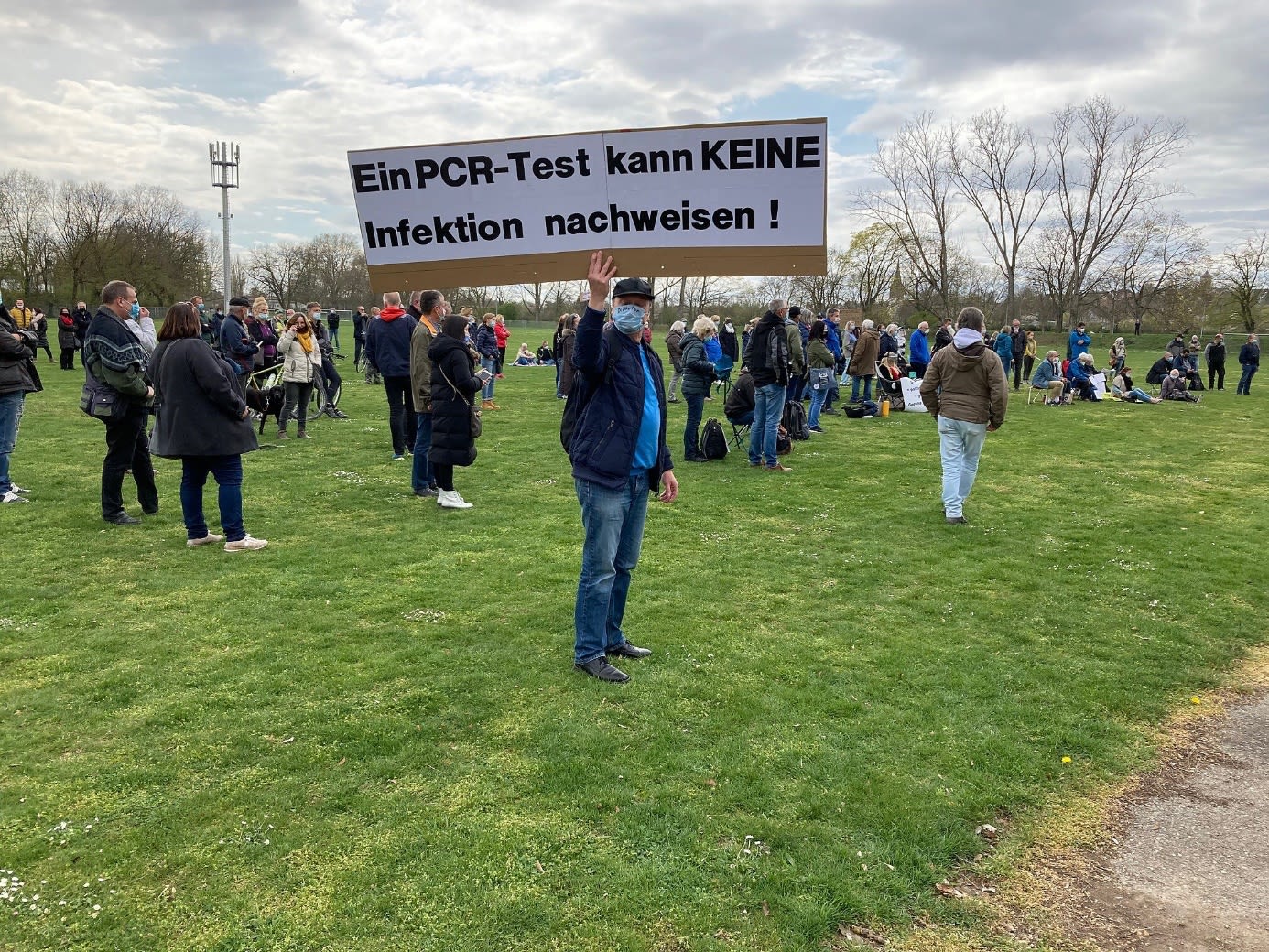 In Heilbronn formieren sich vermehrt Querdenker-Versammlungen, aber auch Gegendemonstrationen.
