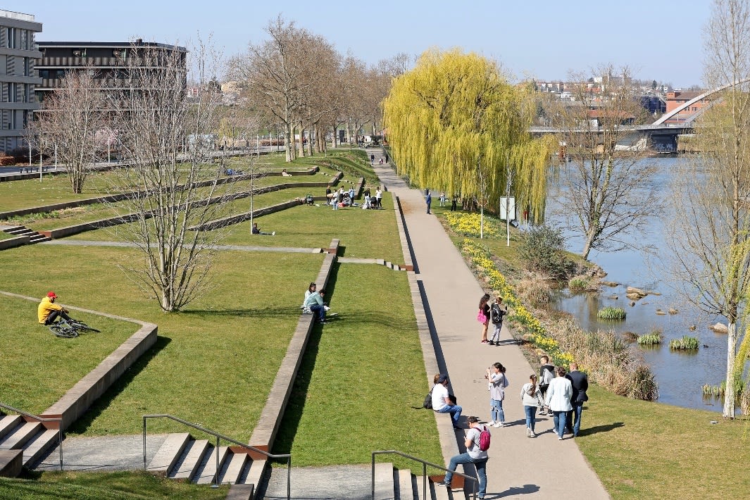 Frühling in Heilbronn: Die Pandemie steckt in ihren letzten Zügen und wird schließlich offiziell für beendet erklärt.