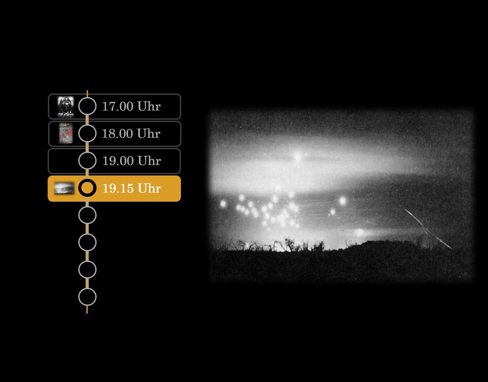 Der damals 16 Jahre alte Adolf Seybold hat dieses Bild in Möglingen im Landkreis Ludwigsburg aufgenommen. Es zeigt die Fallschirm-Leuchtbomben über Heilbronn.