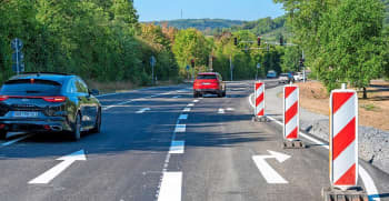 Am Weissenhof-Knoten gibt es eine separate Spur für Rechtsabbieger.