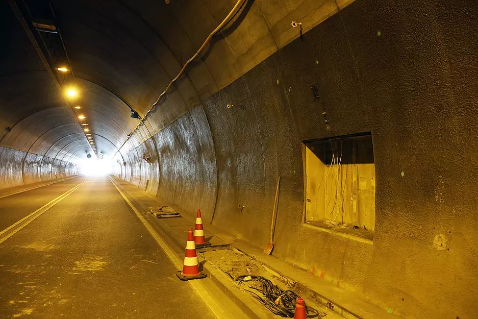 Auch im Schemmelsbergtunnel finden Bauarbeiten statt.